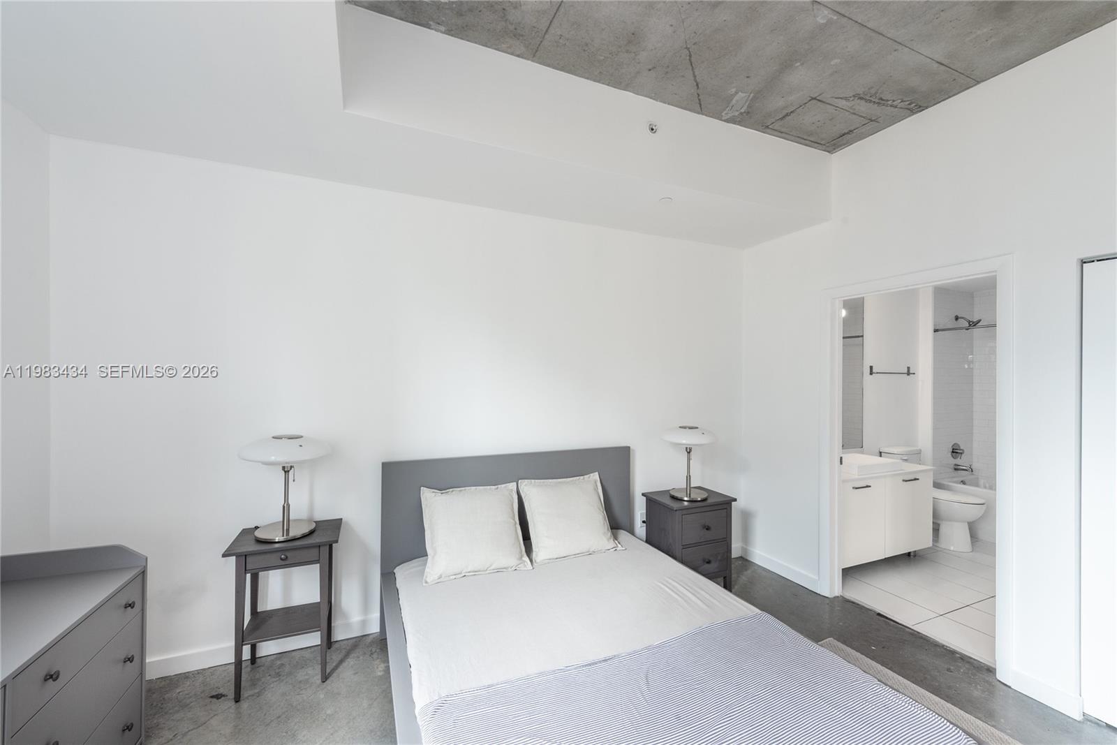 151 SE 1st St #1709 Miami, FL 33131