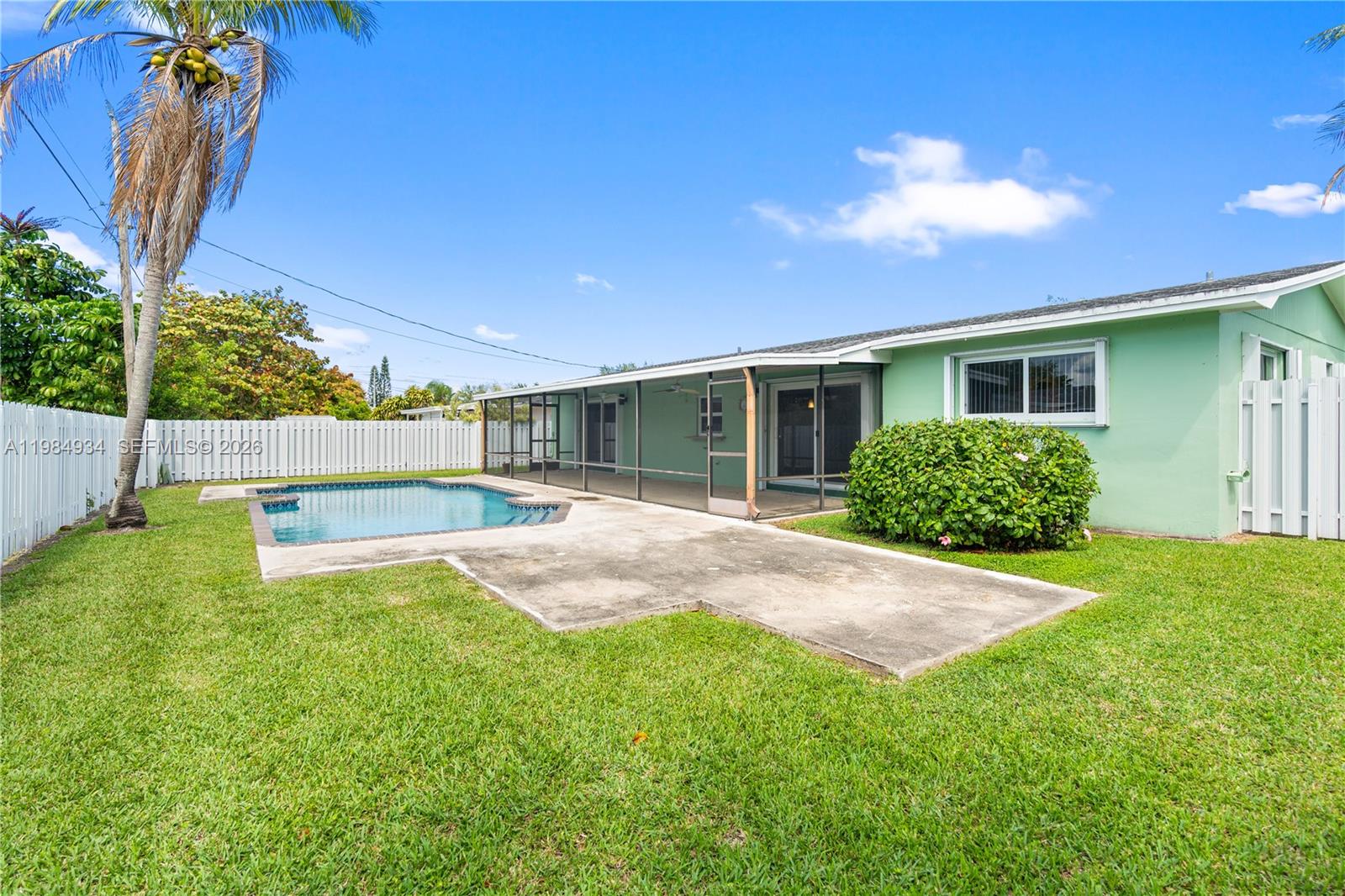 19900 SW 87th Ct Cutler Bay, FL 33157