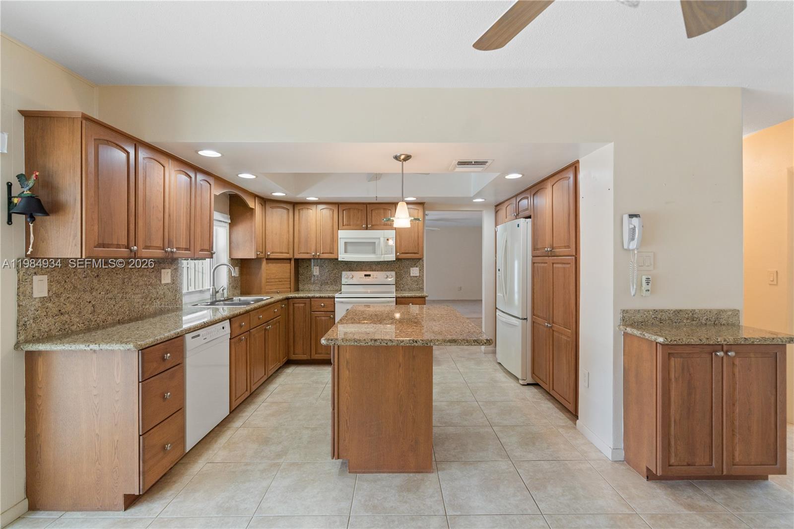 19900 SW 87th Ct Cutler Bay, FL 33157