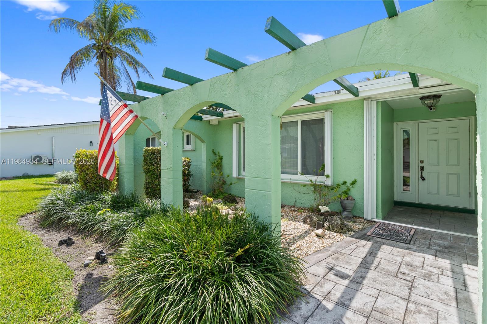 19900 SW 87th Ct Cutler Bay, FL 33157