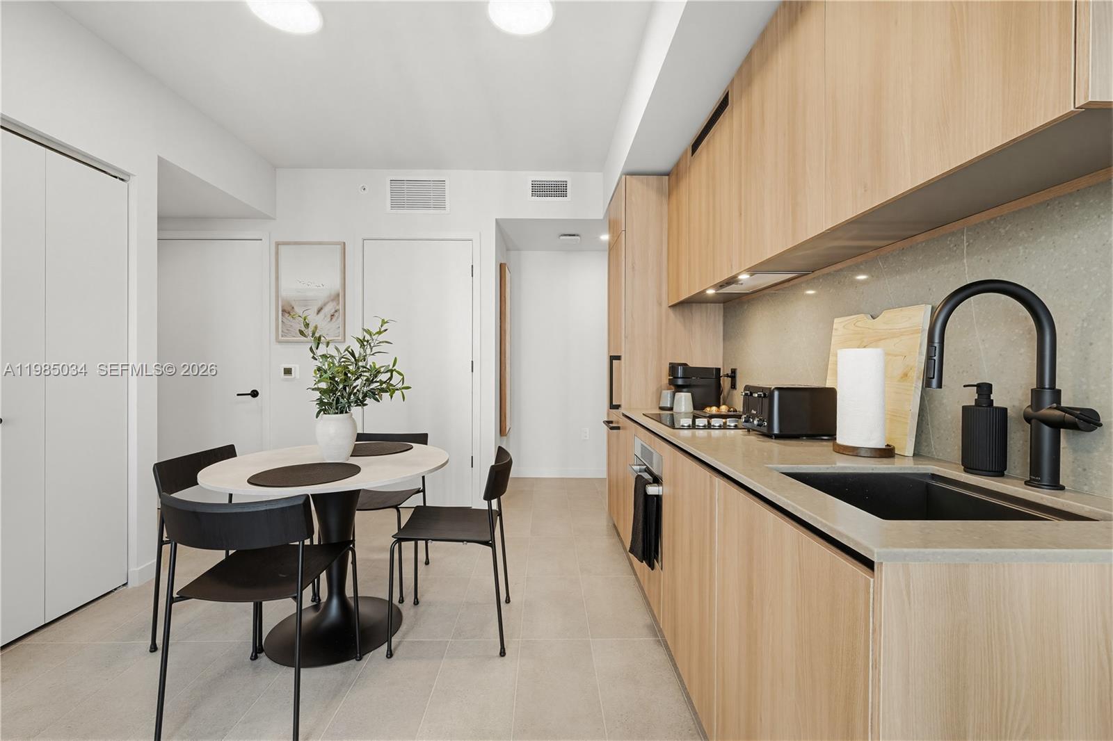 image 501 FIRST Residences10