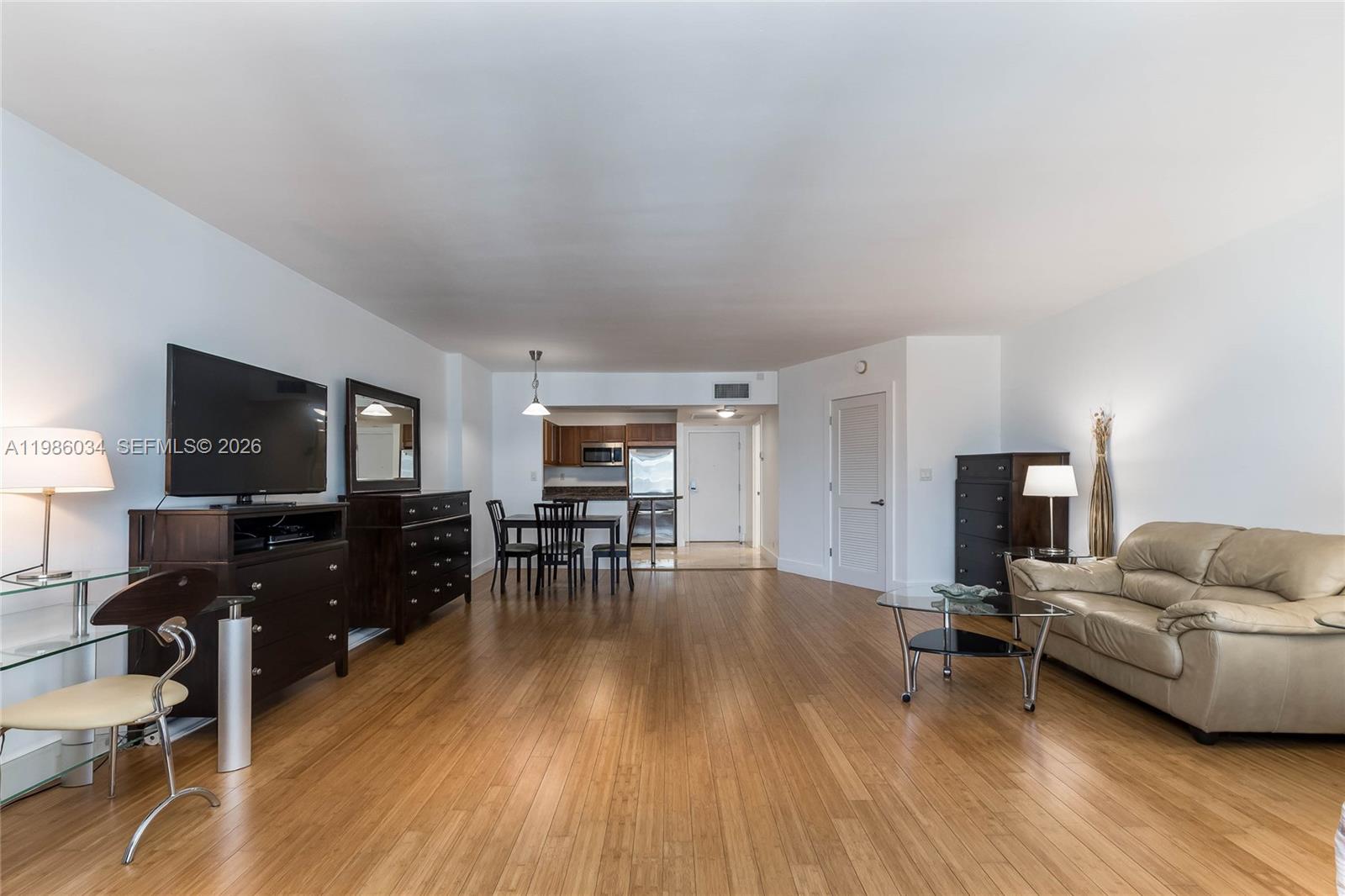 2301 Collins Ave #1512 Miami Beach, FL 33139