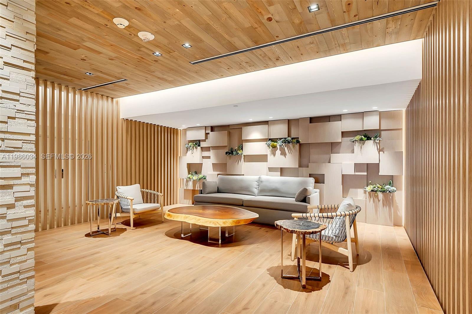 2301 Collins Ave #1512 Miami Beach, FL 33139