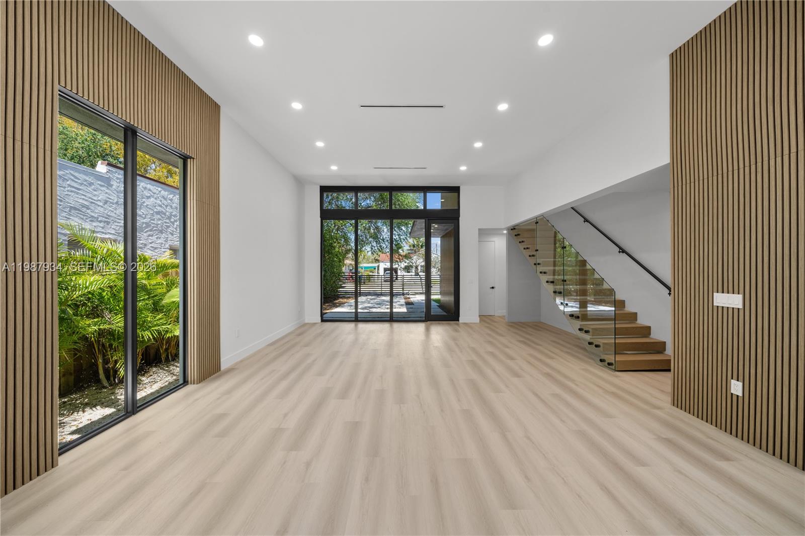 536 NW 48th St Miami, FL 33127