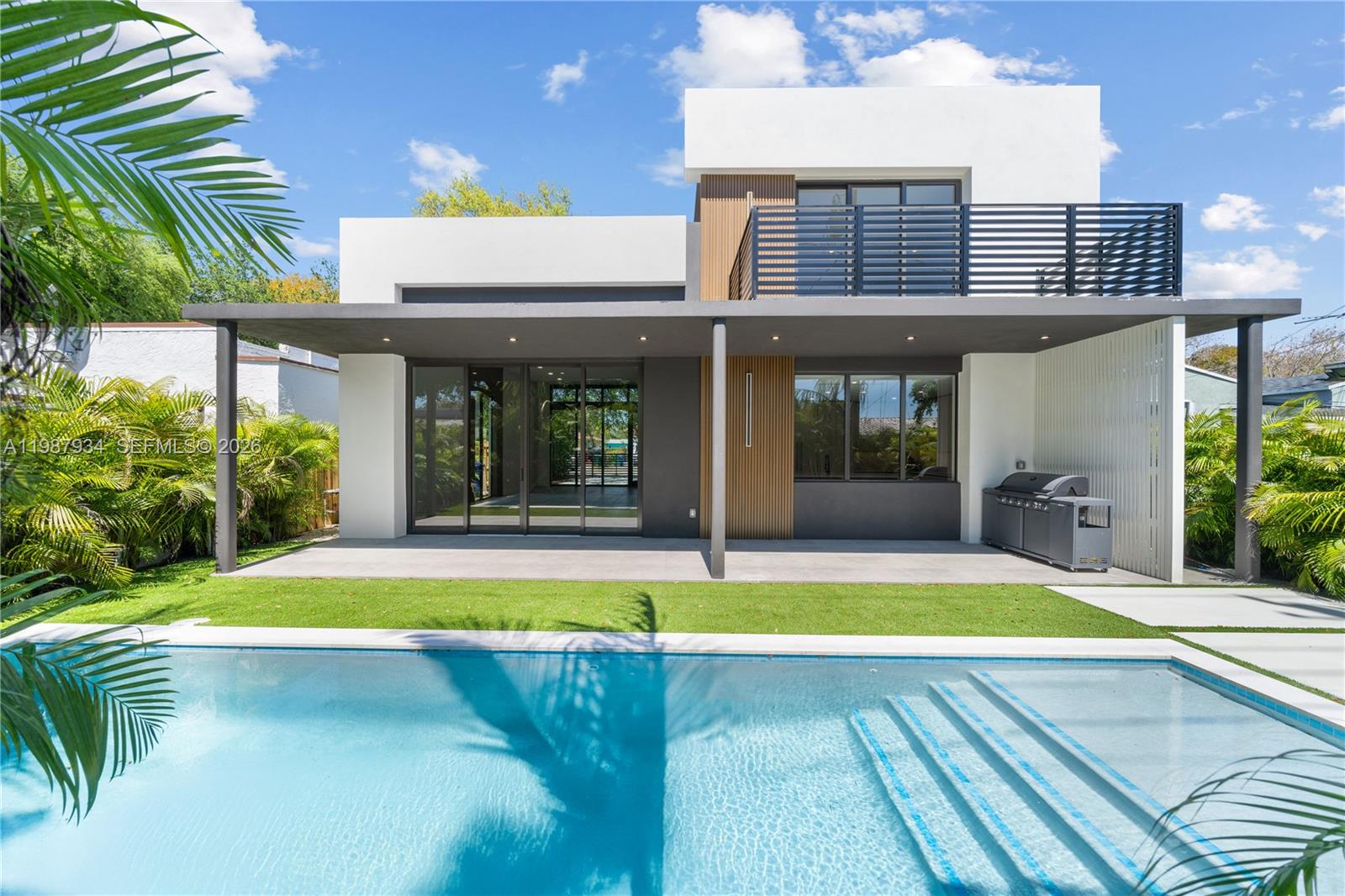 536 NW 48th St Miami, FL 33127