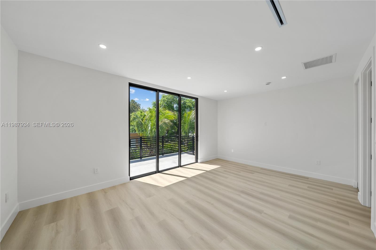 536 NW 48th St Miami, FL 33127