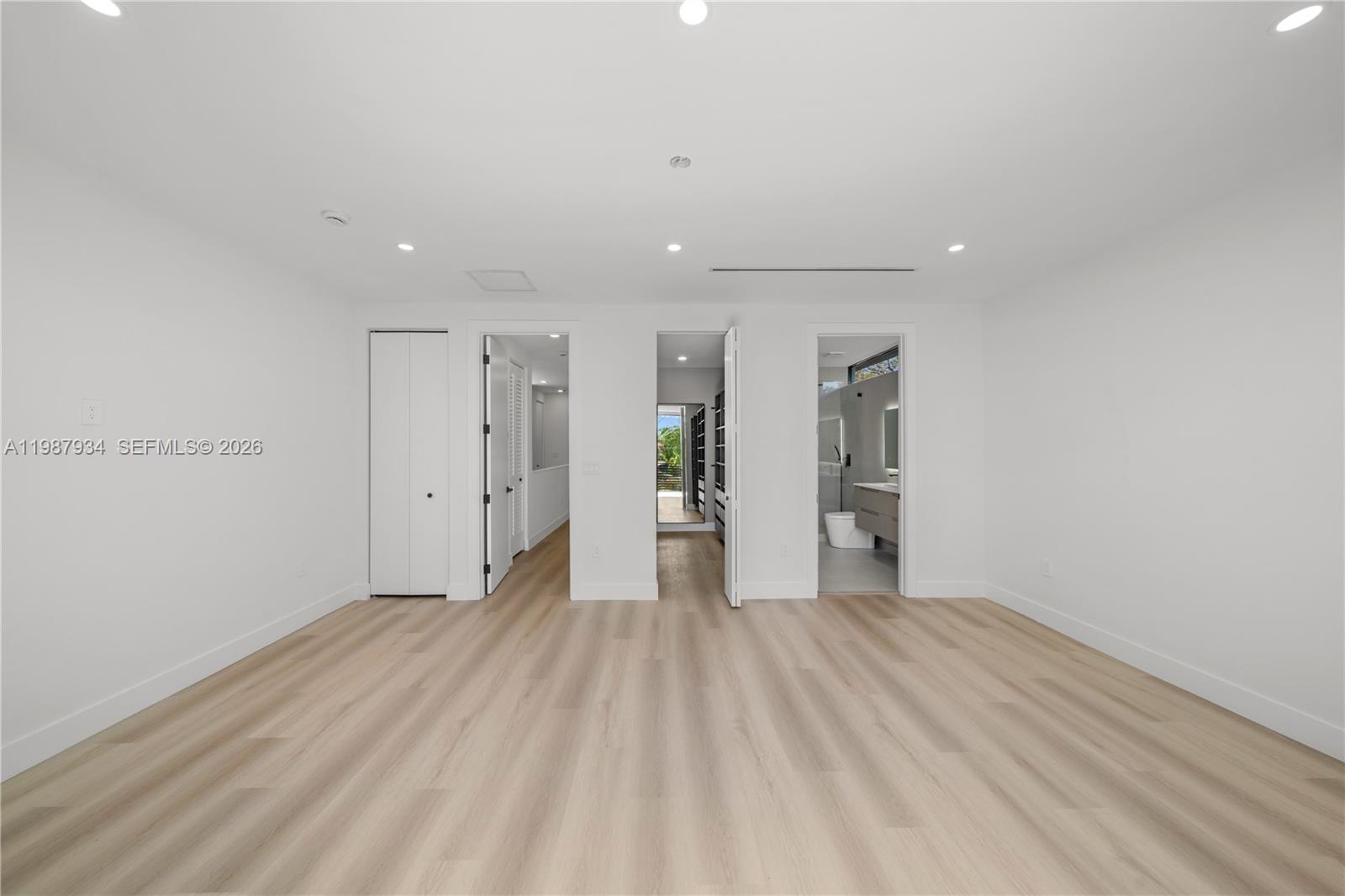 536 NW 48th St Miami, FL 33127