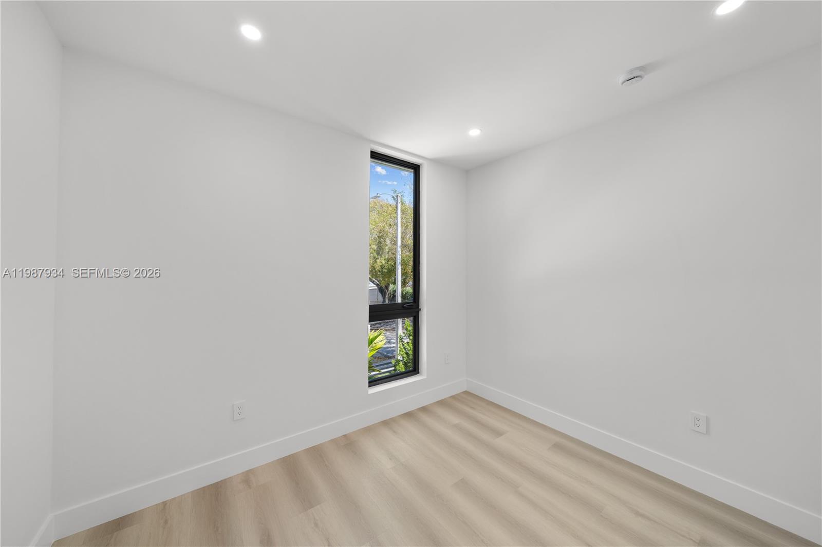 536 NW 48th St Miami, FL 33127