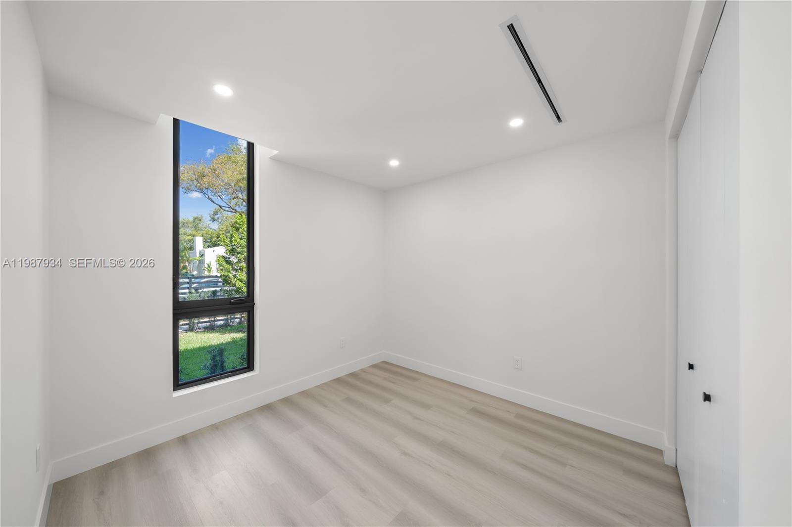 536 NW 48th St Miami, FL 33127