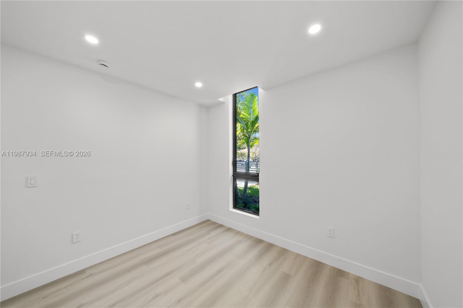 536 NW 48th St Miami, FL 33127