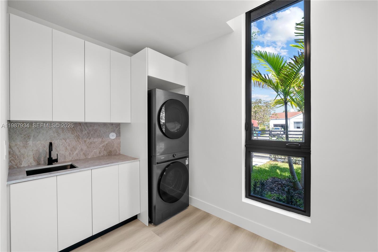 536 NW 48th St Miami, FL 33127