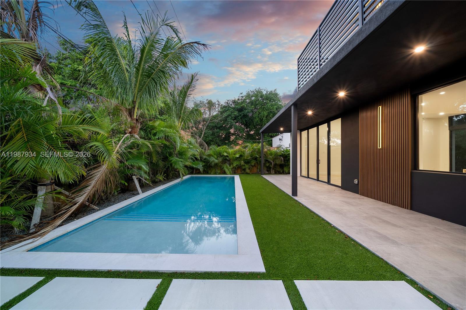 536 NW 48th St Miami, FL 33127