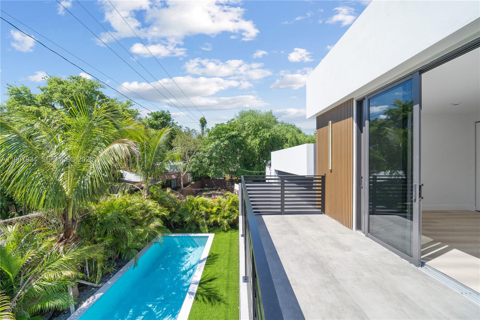 536 NW 48th St Miami, FL 33127