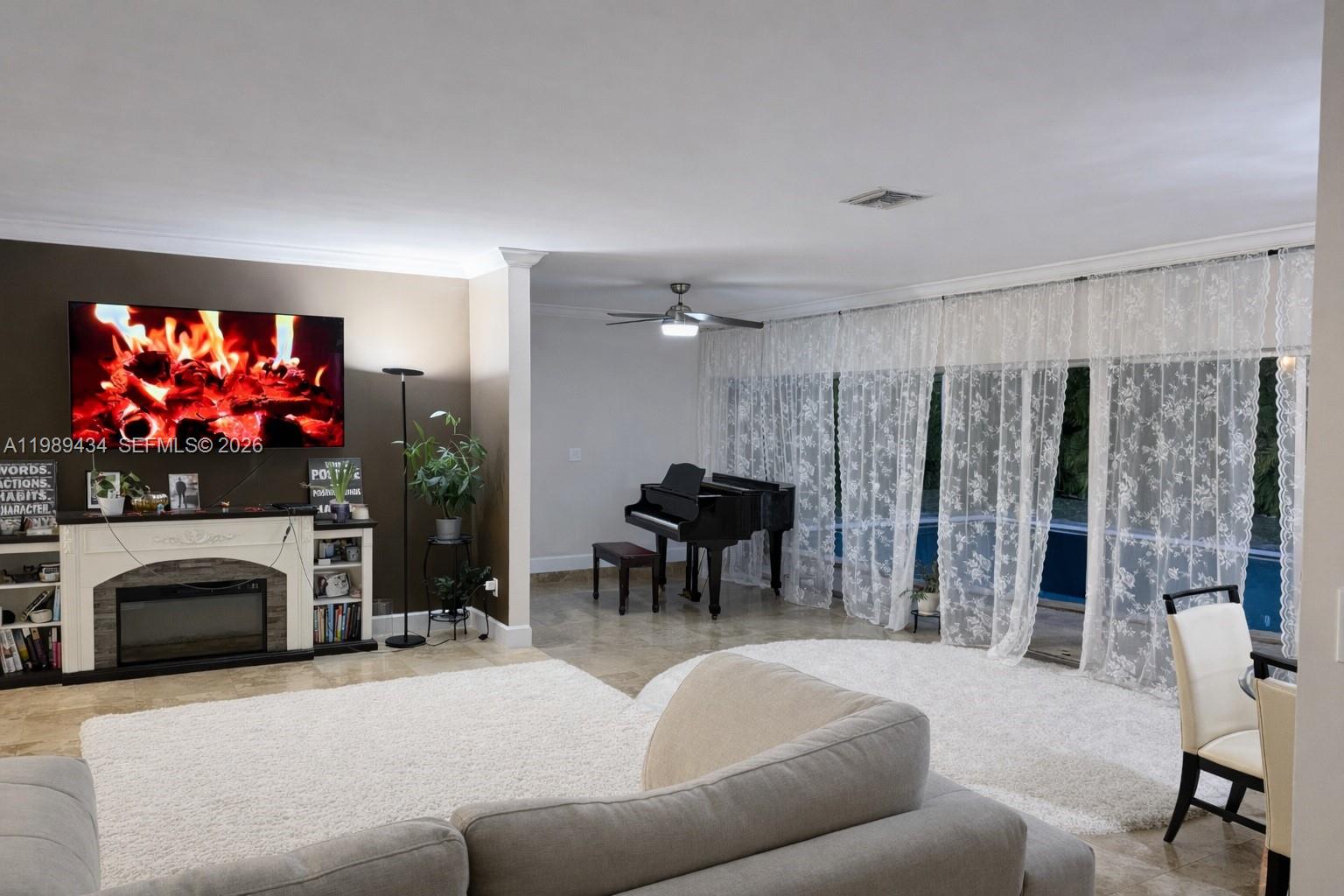 13451 SW 74th Ave #. Pinecrest, FL 33156