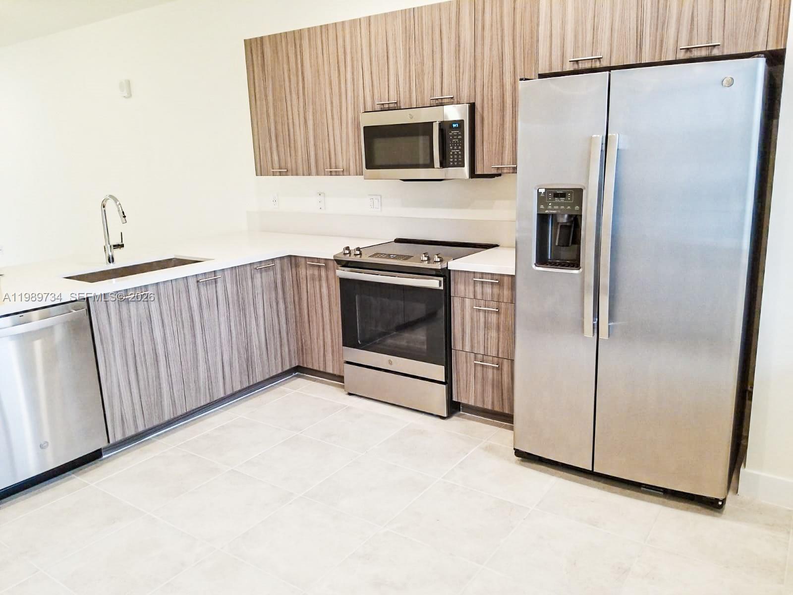 6425 NW 103rd Pl #106