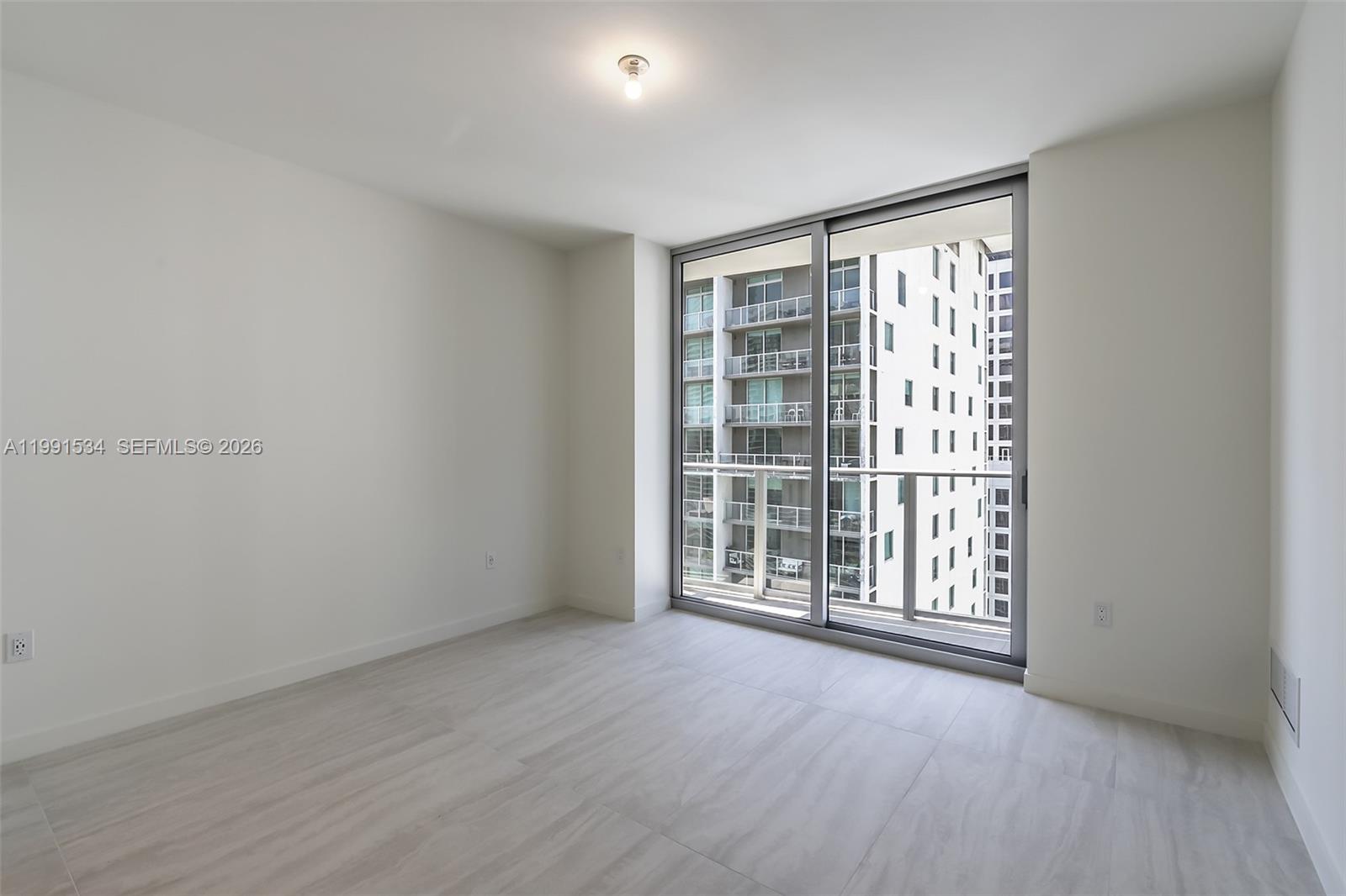 77 SE 5th St #2403 Miami, FL 33131