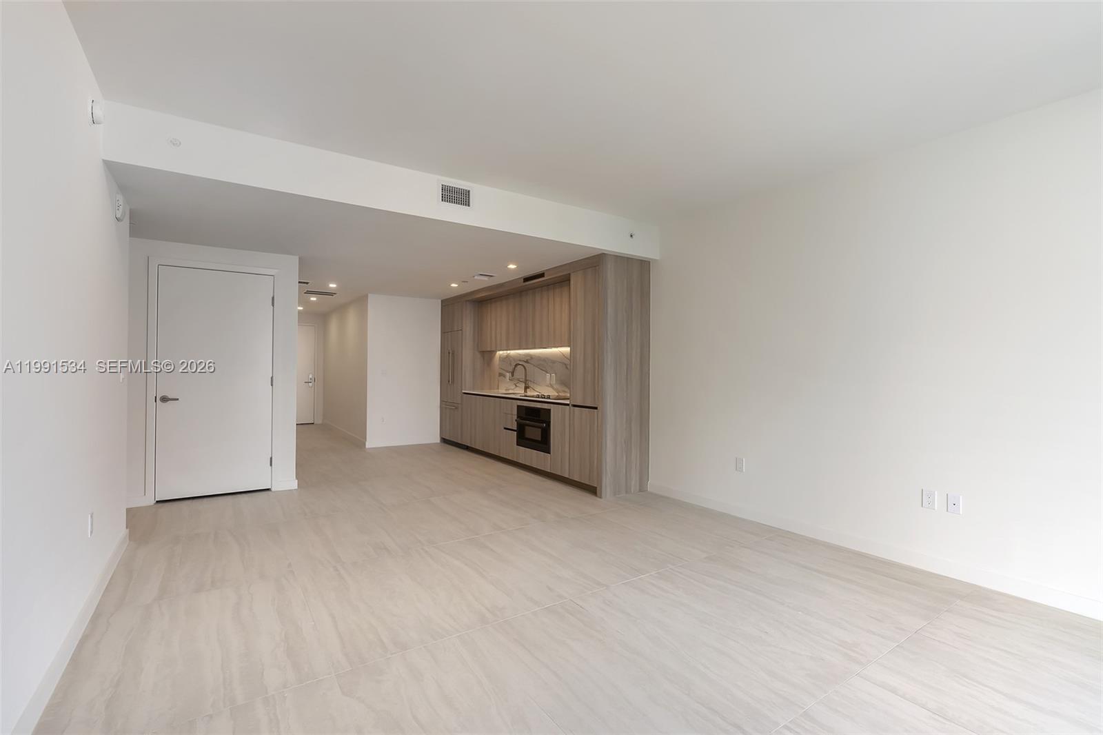 77 SE 5th St #2403 Miami, FL 33131