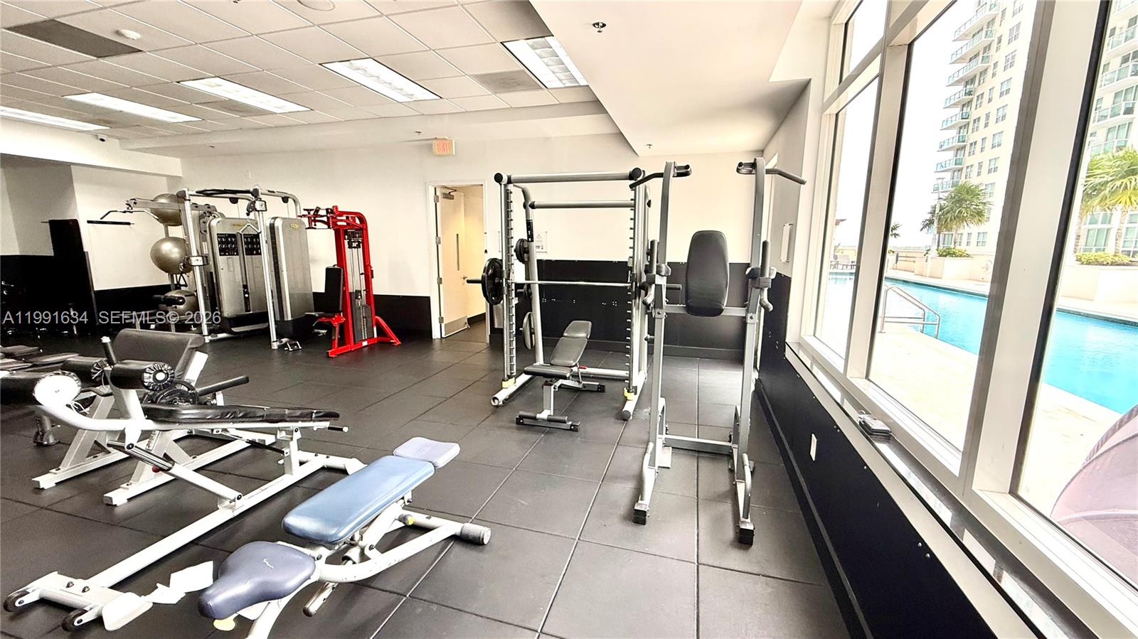 1200 Brickell Bay Dr #2216 Miami, FL 33131