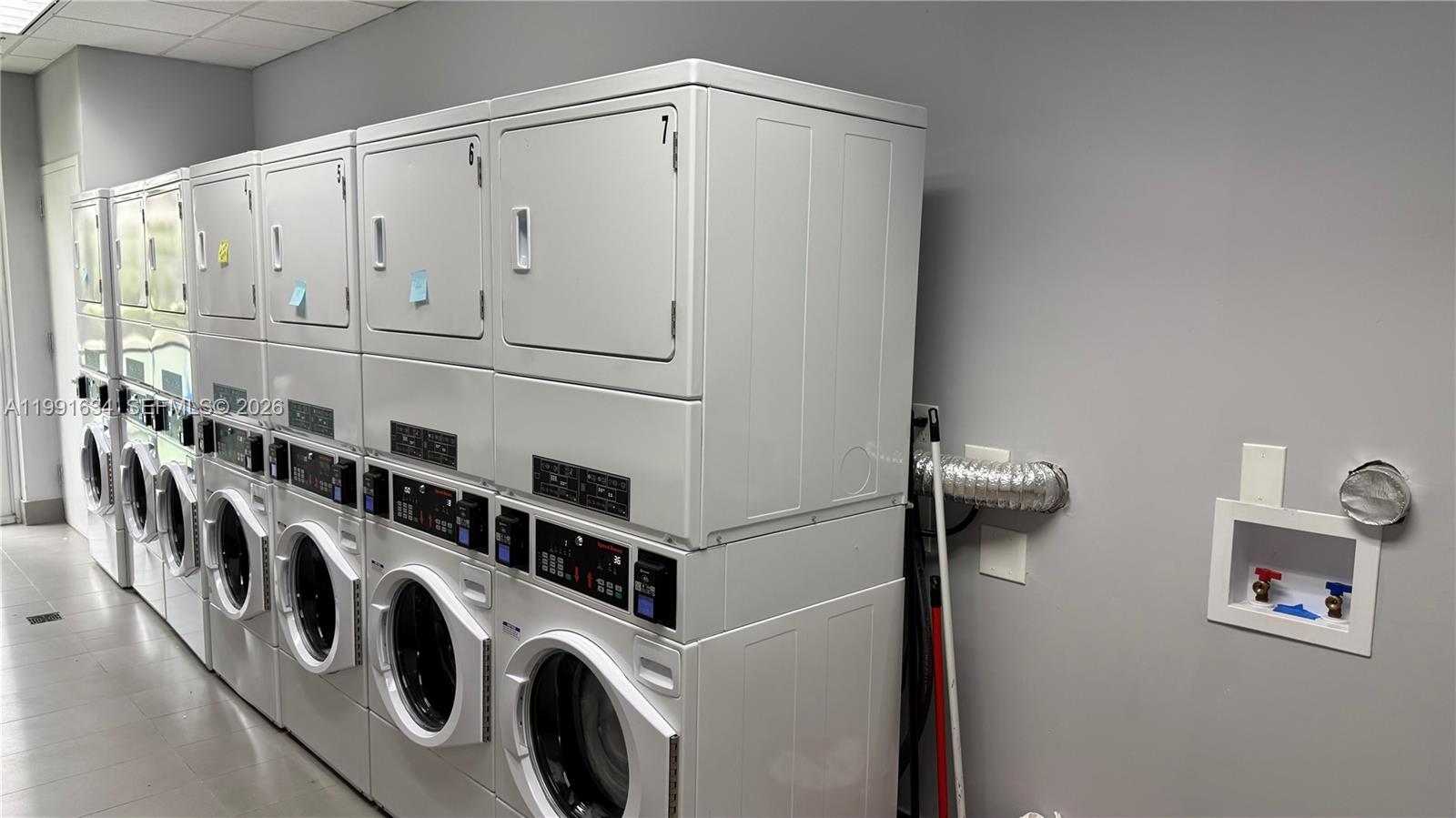 1200 Brickell Bay Dr #2216 Miami, FL 33131