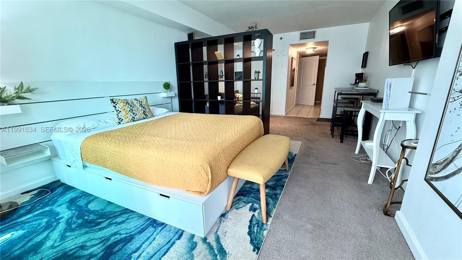 1200 Brickell Bay Dr #2216 Miami, FL 33131