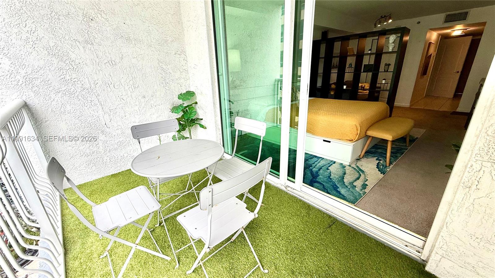 1200 Brickell Bay Dr #2216 Miami, FL 33131