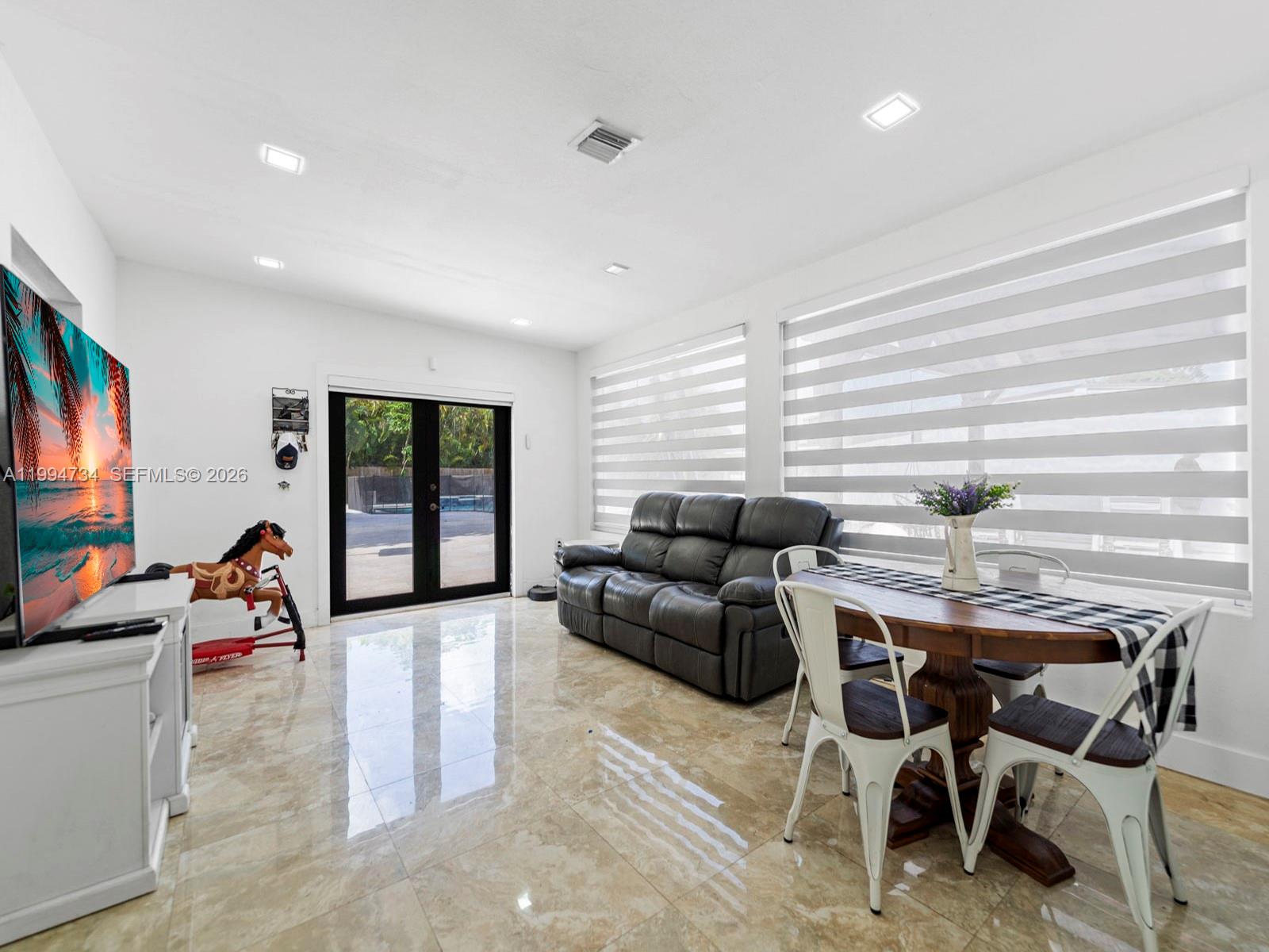 15305 SW 209th Ave Miami, FL 33187