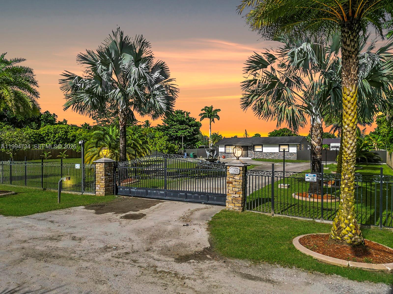 15305 SW 209th Ave Miami, FL 33187