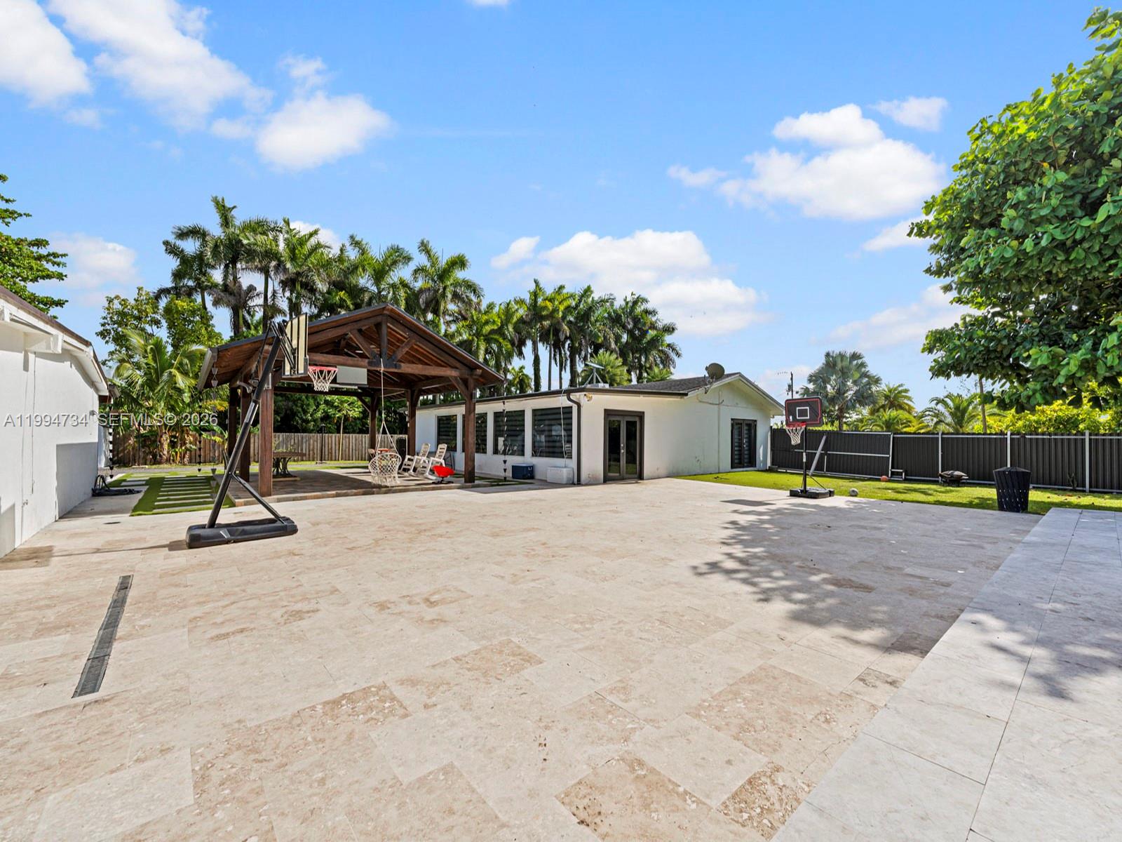 15305 SW 209th Ave Miami, FL 33187