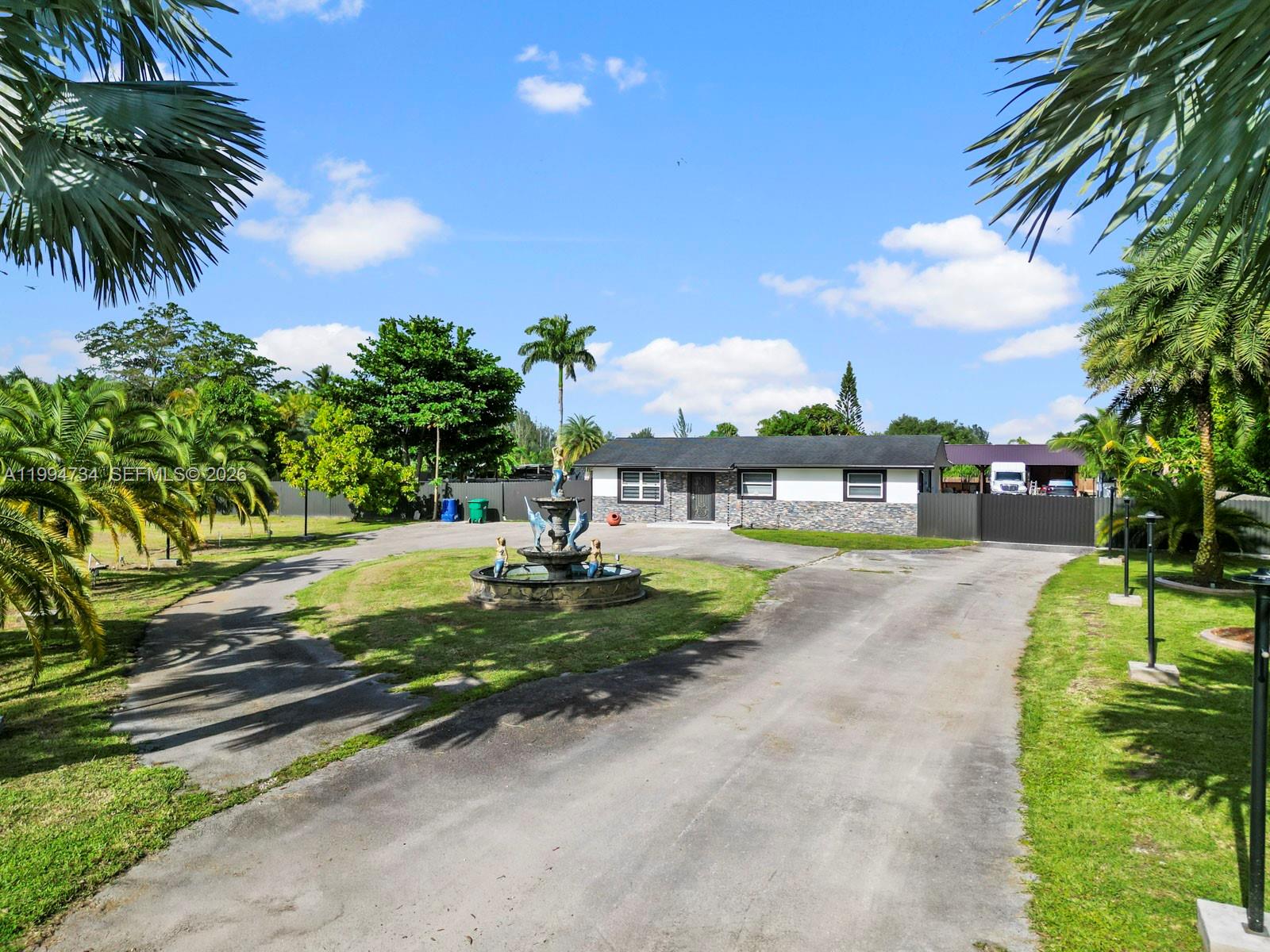 15305 SW 209th Ave Miami, FL 33187