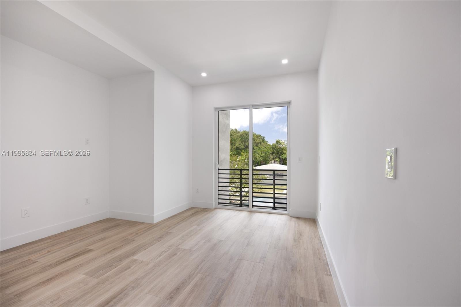 3164 Plaza St Coconut Grove, FL 33133