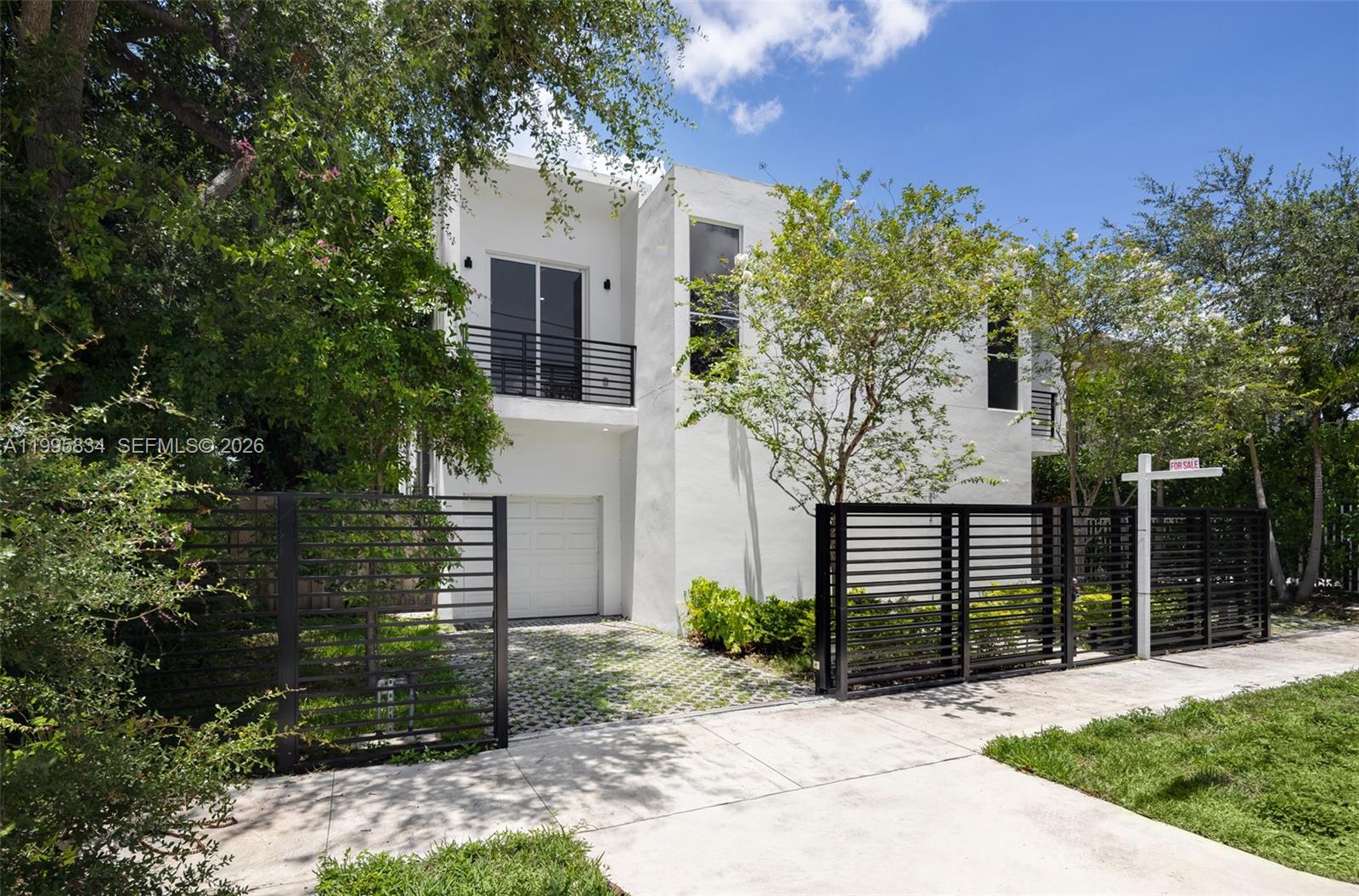 3164 Plaza St Coconut Grove, FL 33133