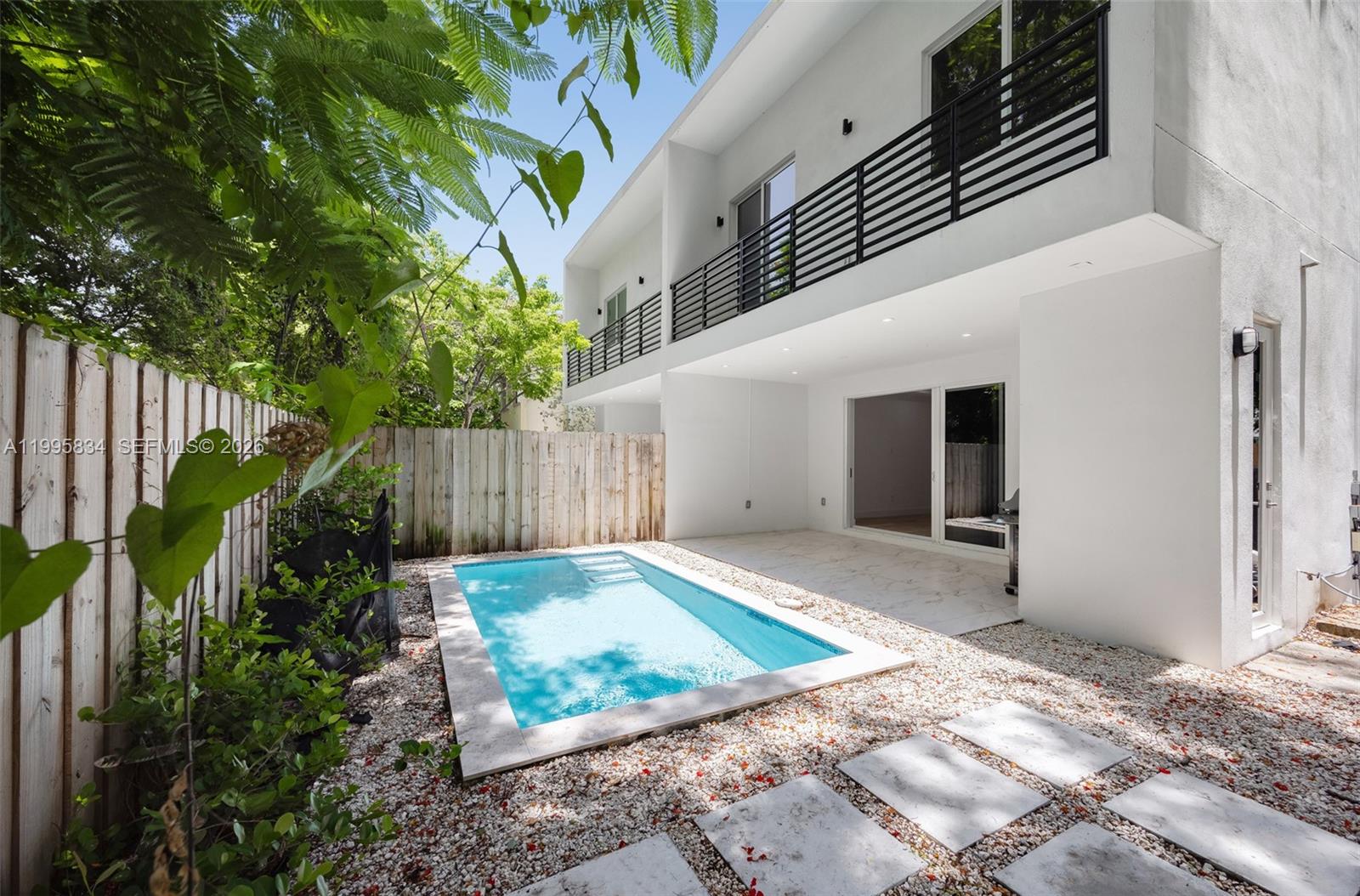 3164 Plaza St Coconut Grove, FL 33133