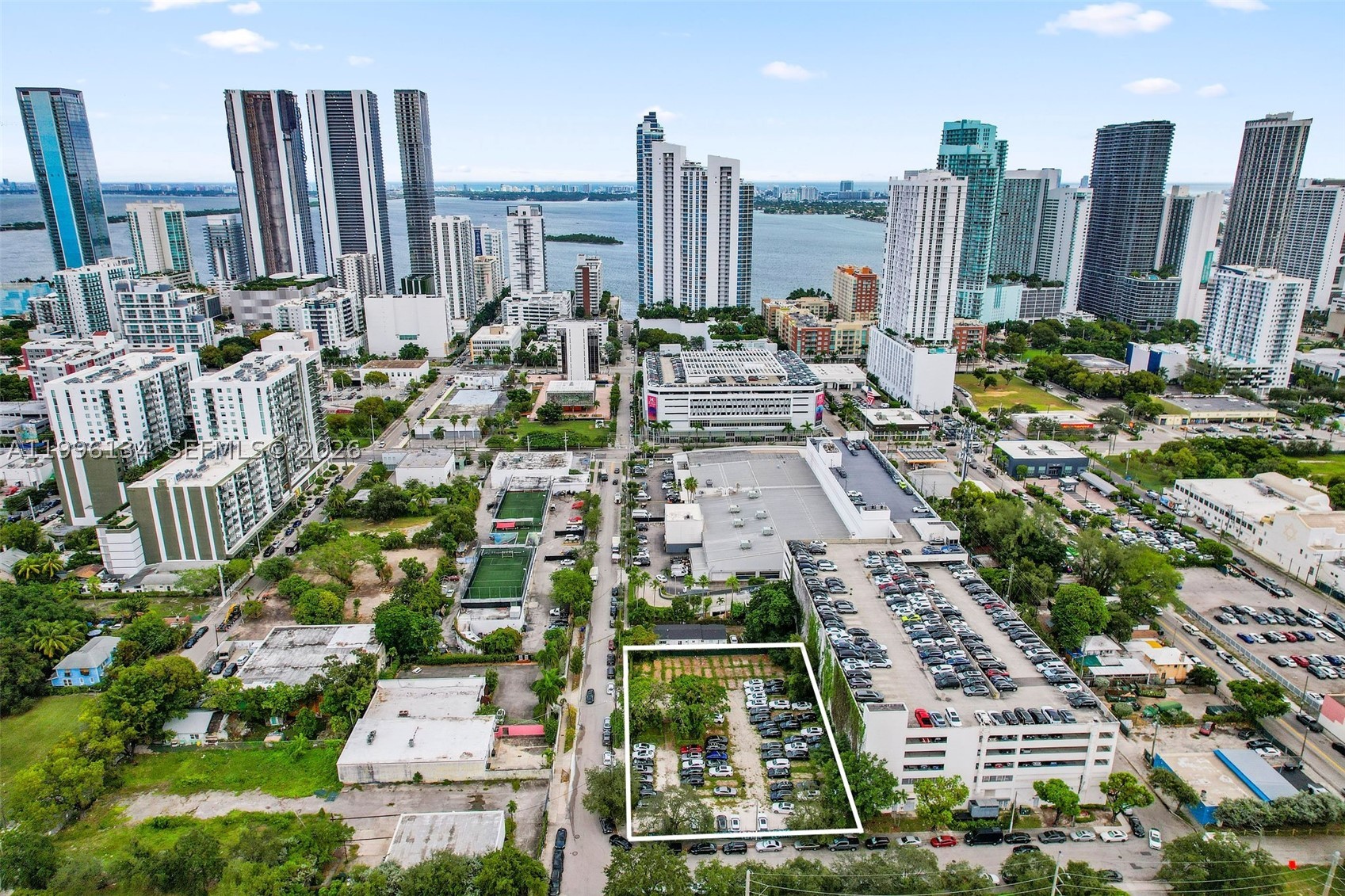 100 NE 21st St Miami, FL 33137