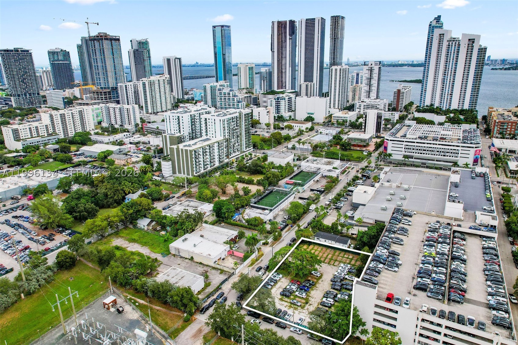 100 NE 21st St Miami, FL 33137