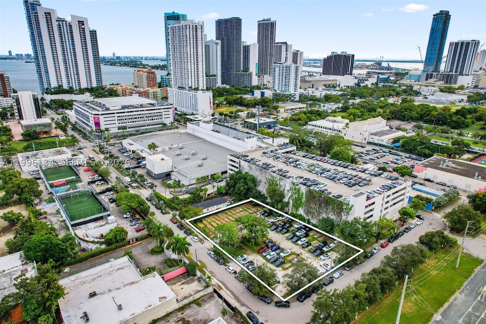 100 NE 21st St Miami, FL 33137