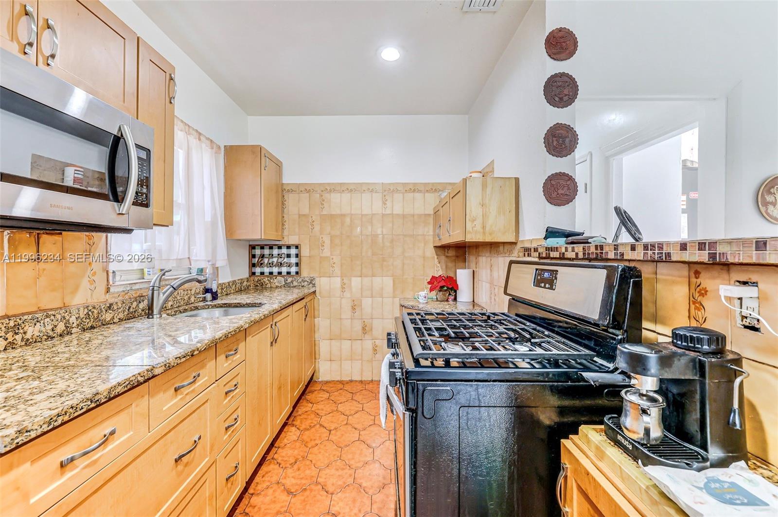 1263 NE 182nd St North Miami Beach, FL 33162