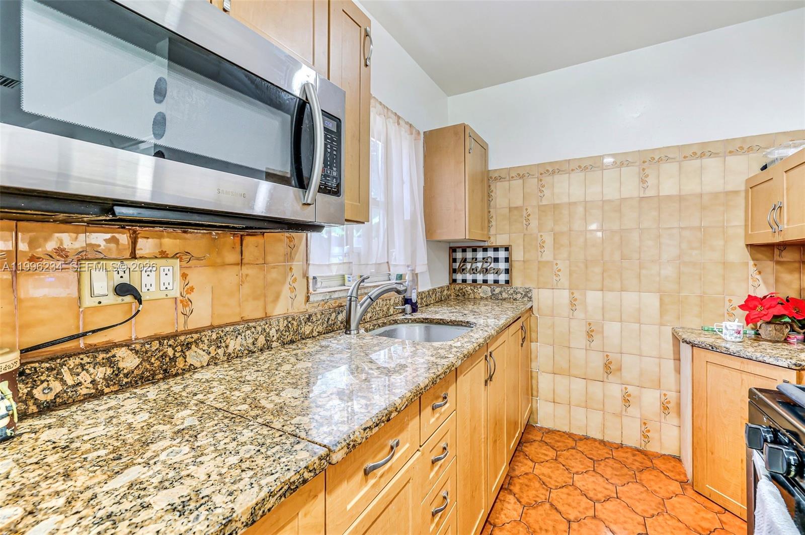 1263 NE 182nd St North Miami Beach, FL 33162