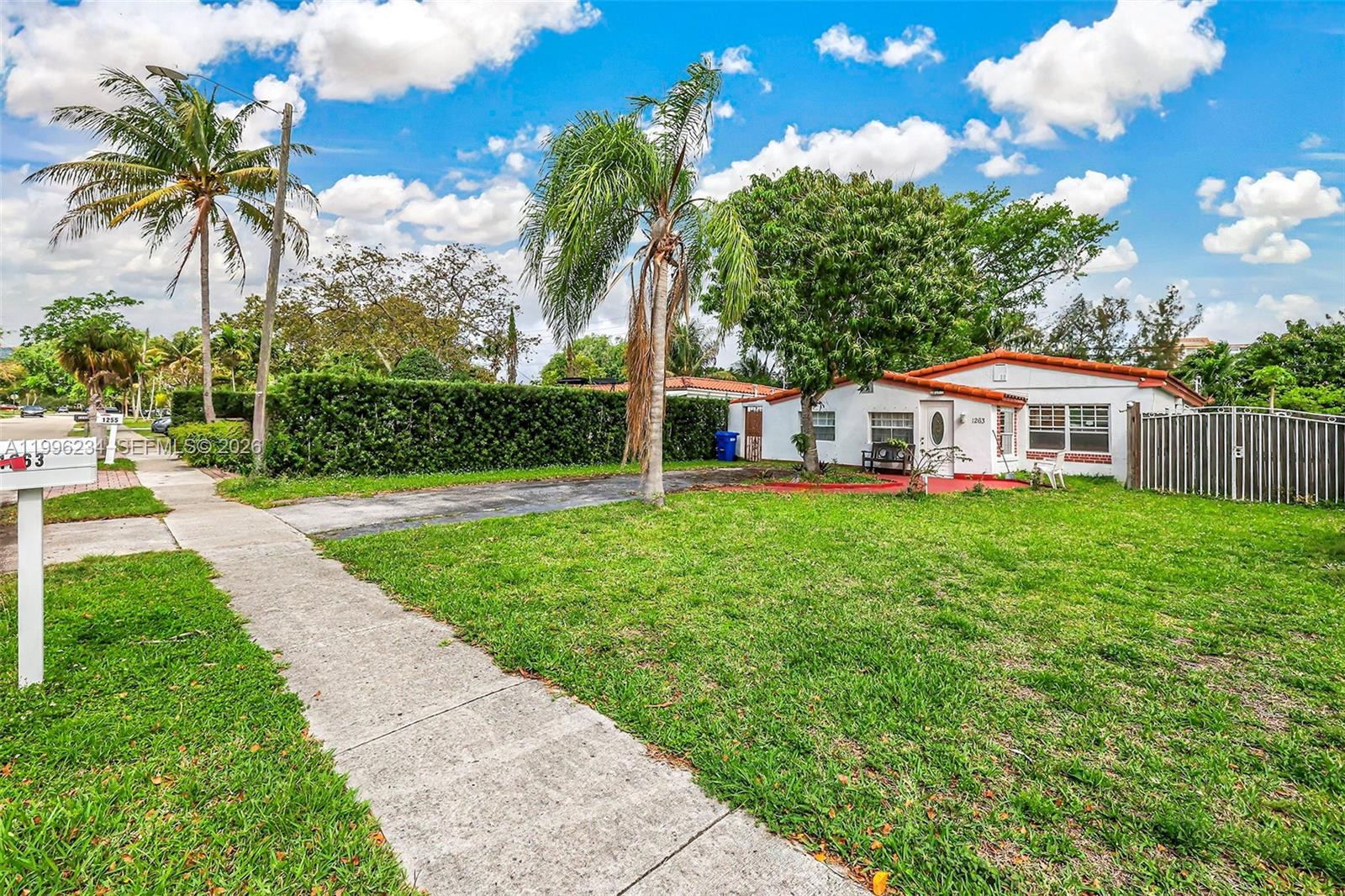 1263 NE 182nd St North Miami Beach, FL 33162