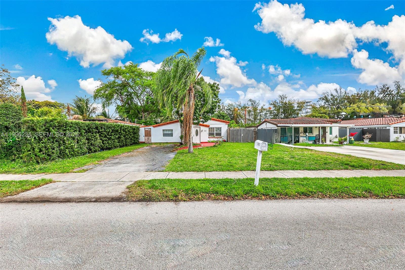 1263 NE 182nd St North Miami Beach, FL 33162