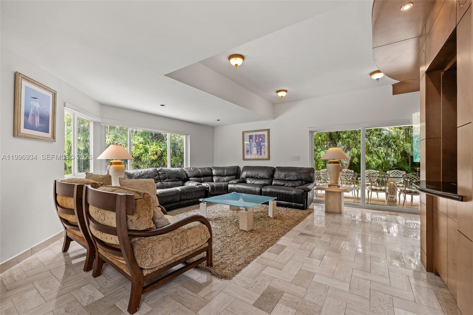 8450 SW 74th Ter Miami, FL 33143