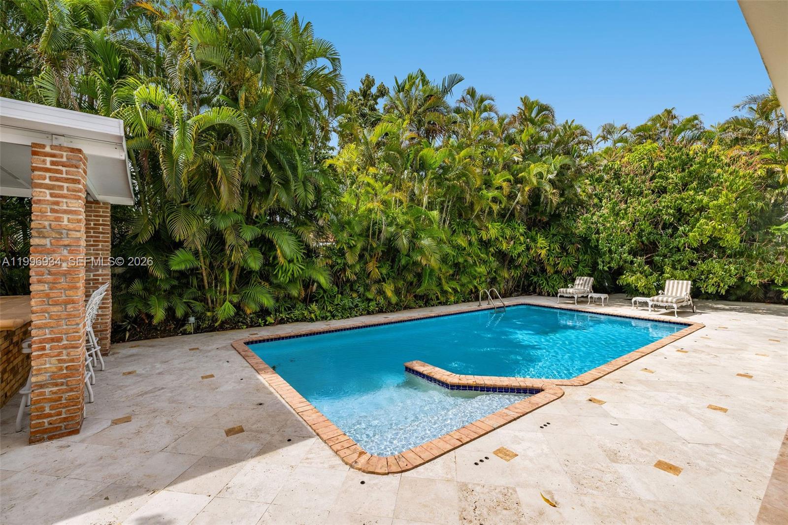 8450 SW 74th Ter Miami, FL 33143