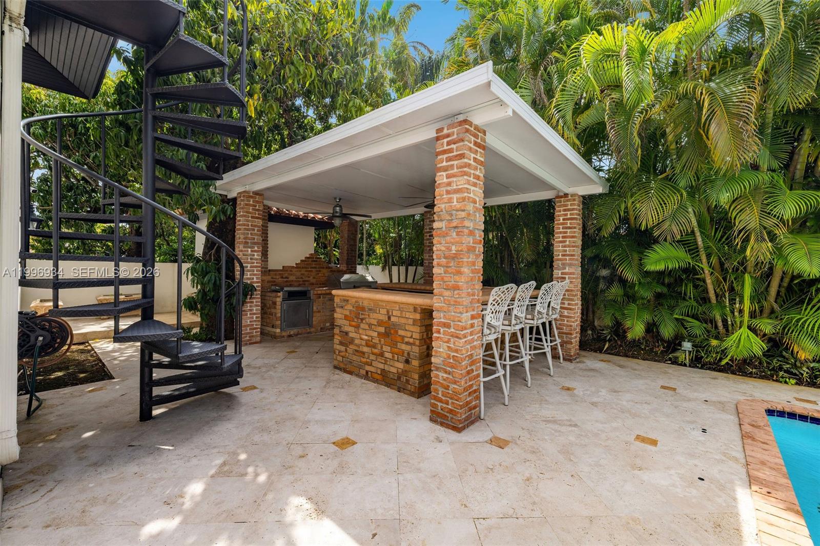 8450 SW 74th Ter Miami, FL 33143