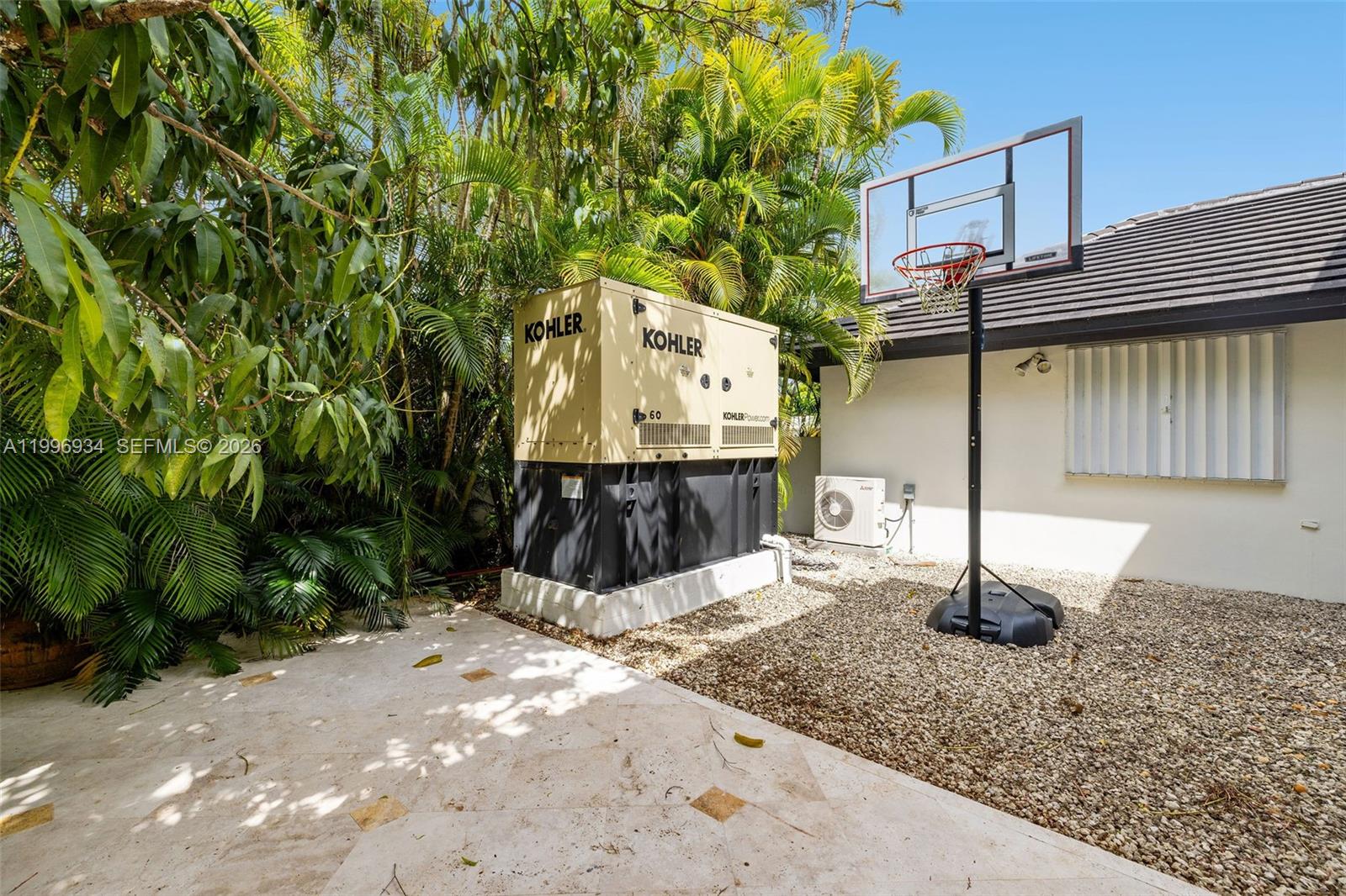 8450 SW 74th Ter Miami, FL 33143