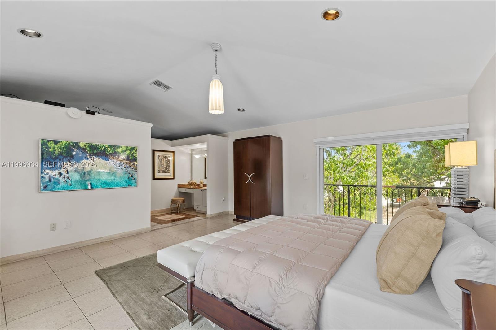 8450 SW 74th Ter Miami, FL 33143