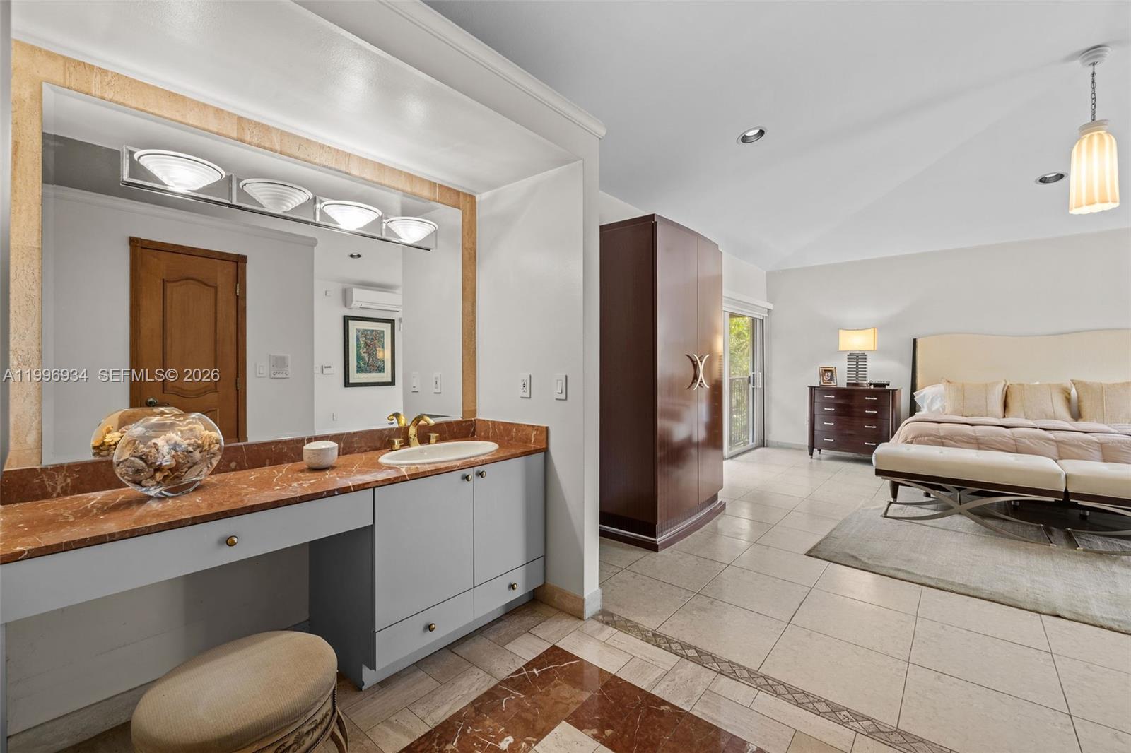 8450 SW 74th Ter Miami, FL 33143