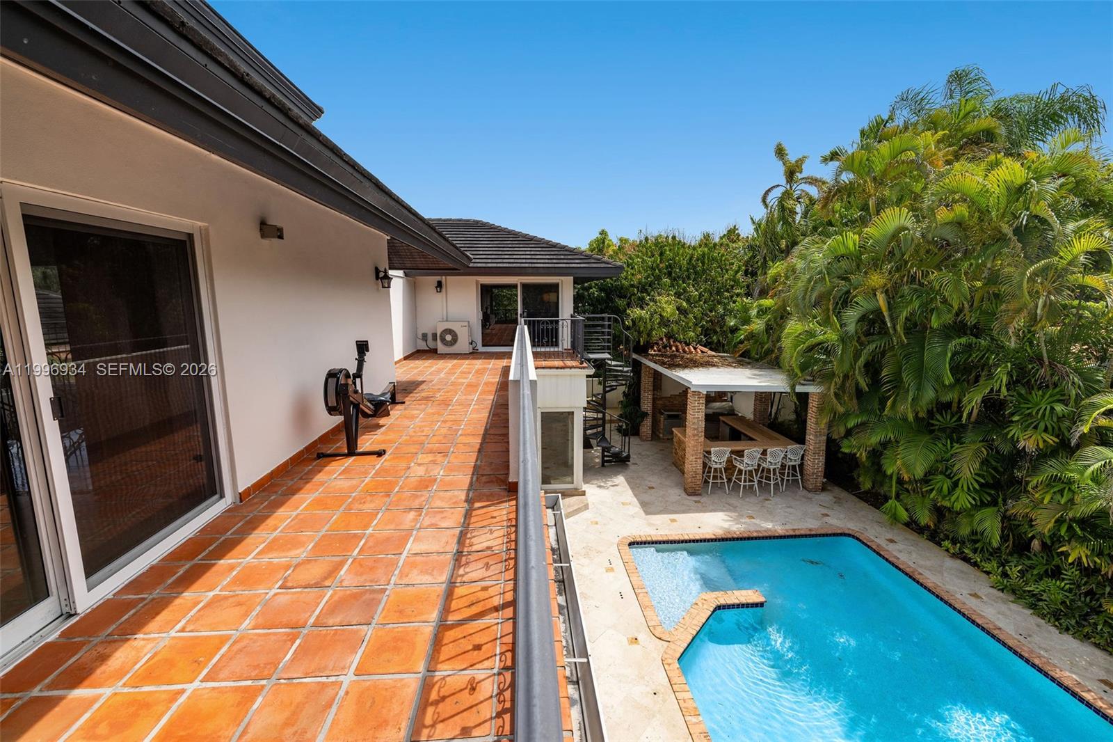 8450 SW 74th Ter Miami, FL 33143