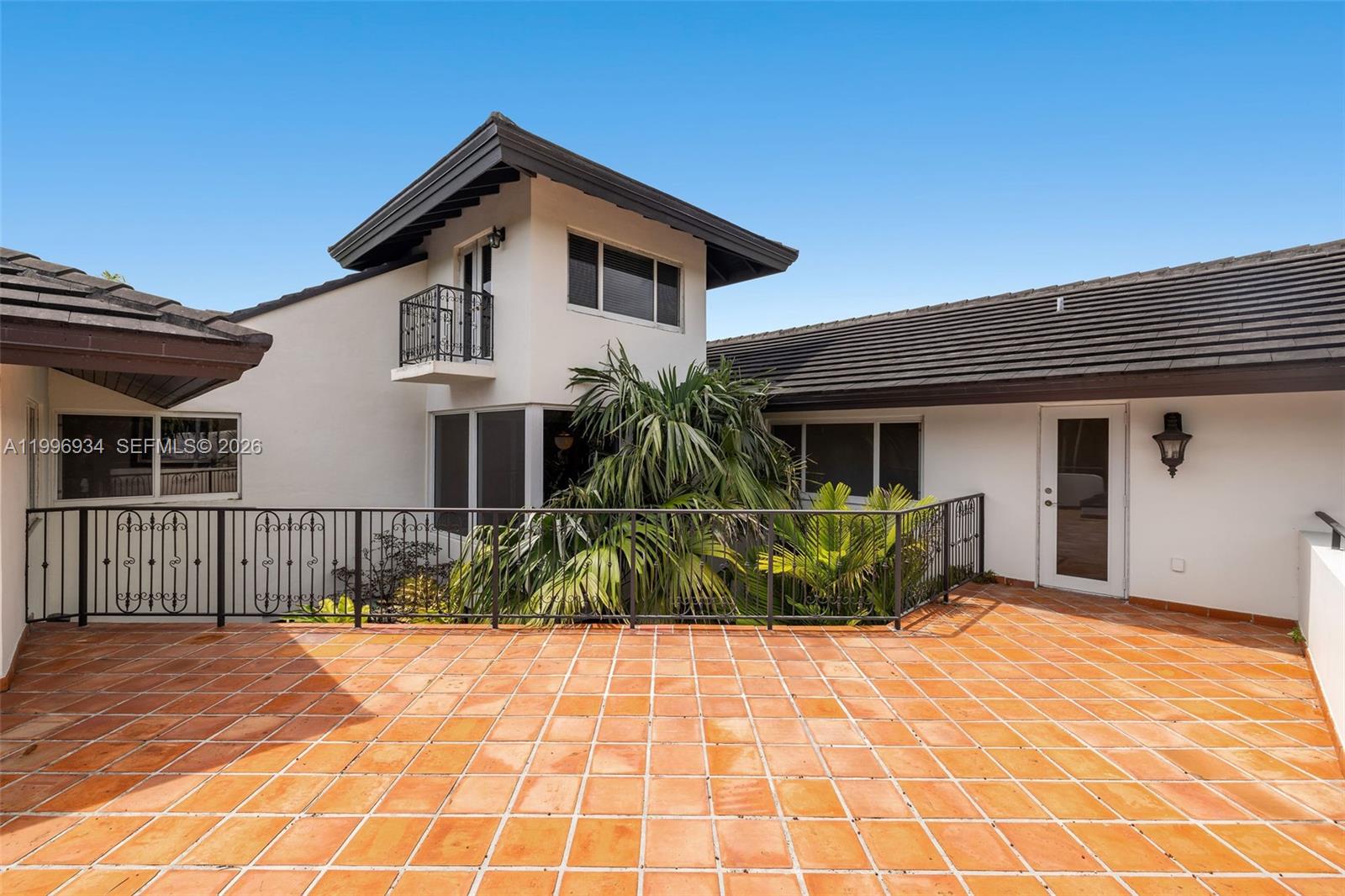 8450 SW 74th Ter Miami, FL 33143