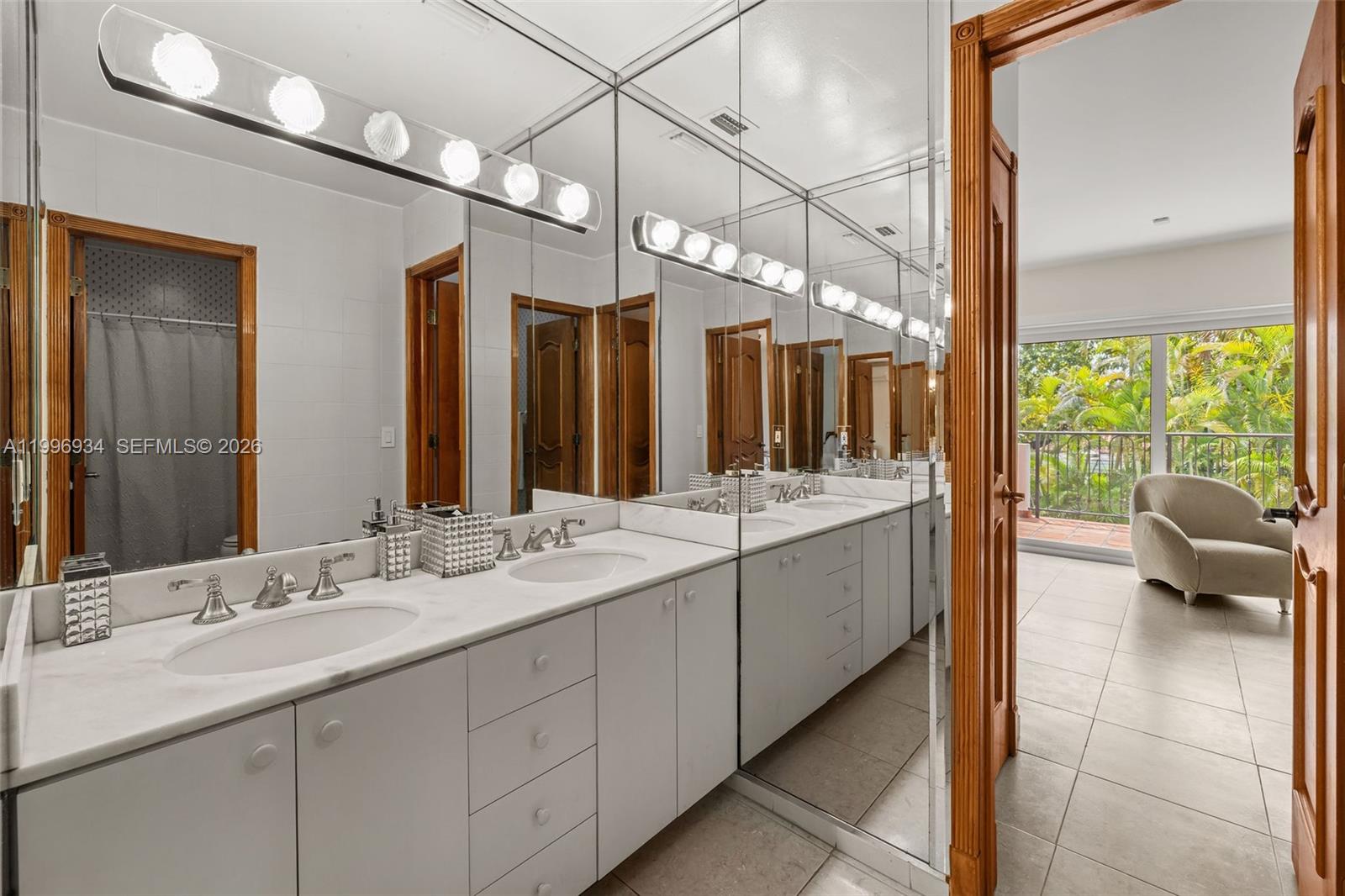 8450 SW 74th Ter Miami, FL 33143