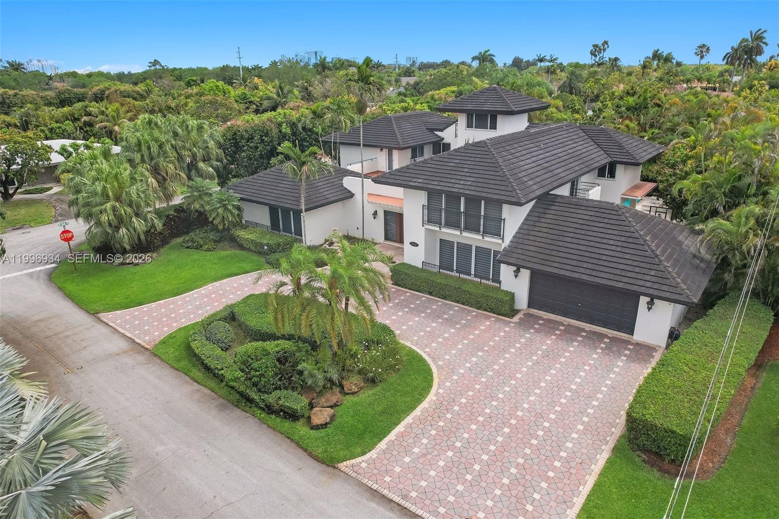 8450 SW 74th Ter Miami, FL 33143