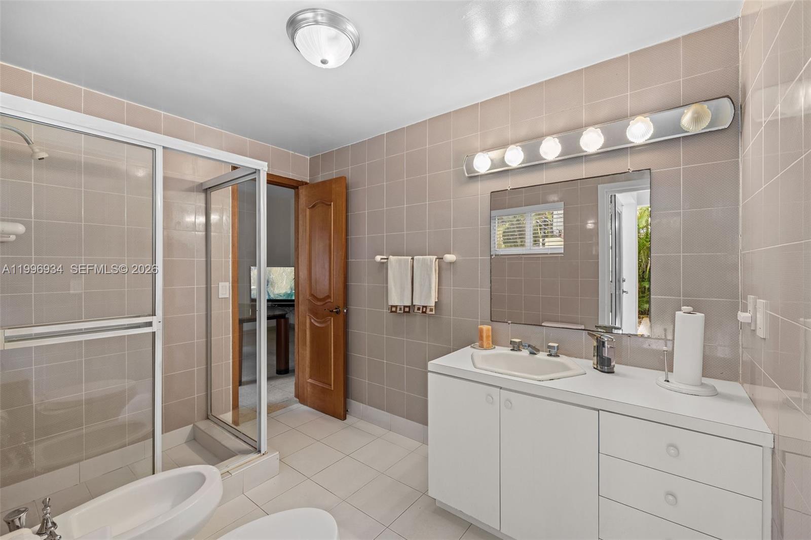 8450 SW 74th Ter Miami, FL 33143